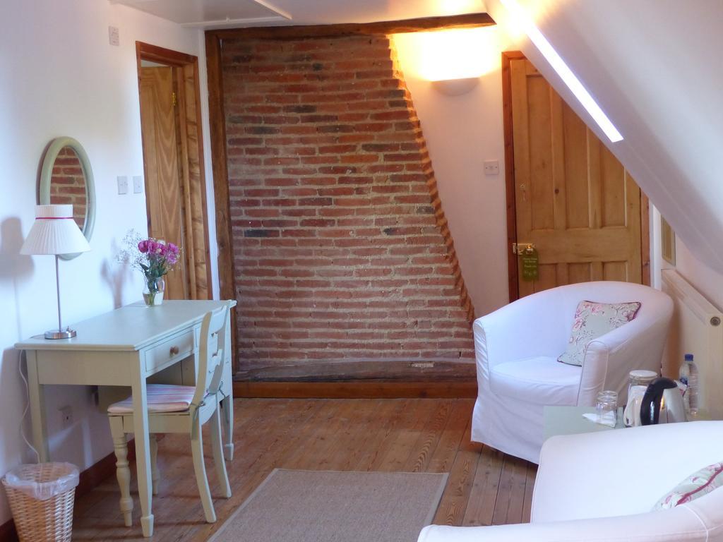 The Old Pear Tree Bed & Breakfast Whepstead ภายนอก รูปภาพ