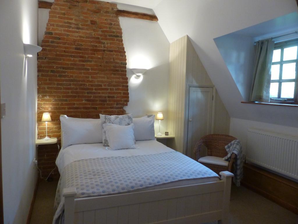 The Old Pear Tree Bed & Breakfast Whepstead ภายนอก รูปภาพ