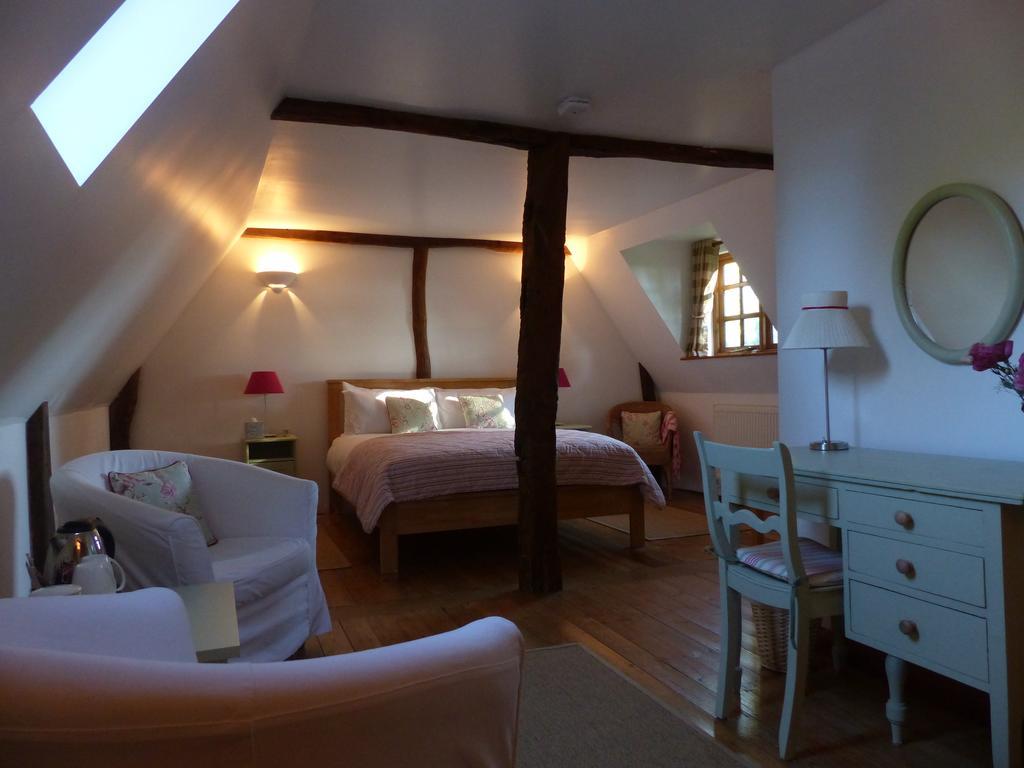 The Old Pear Tree Bed & Breakfast Whepstead ภายนอก รูปภาพ